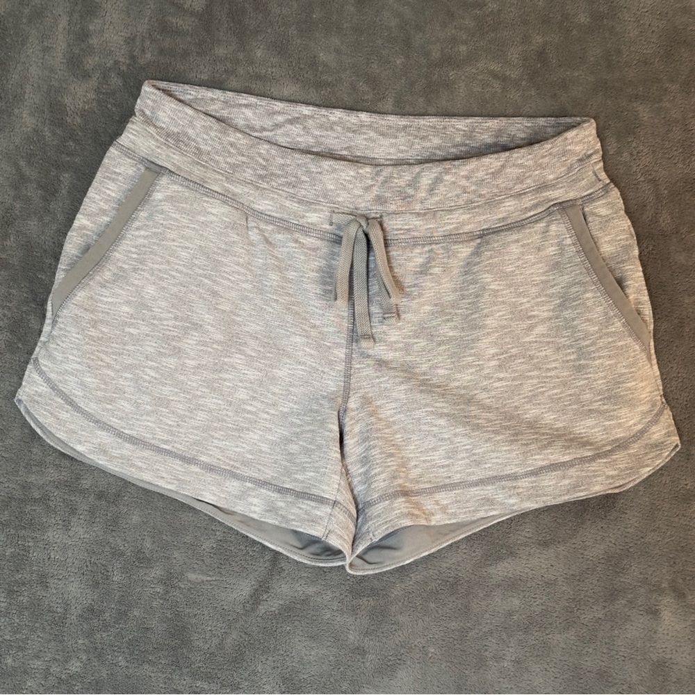 Athleta Women's Light Gray Athletic Shorts size small